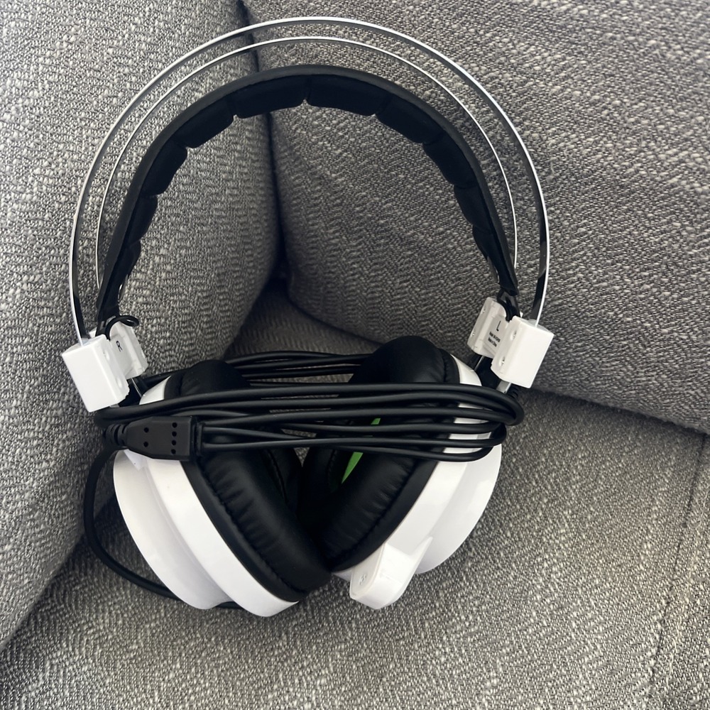 EVOCORE Immerse Vital Gaming Headset Fixed Mic MI-VGH06-300 LED Glow XBOX ONE
